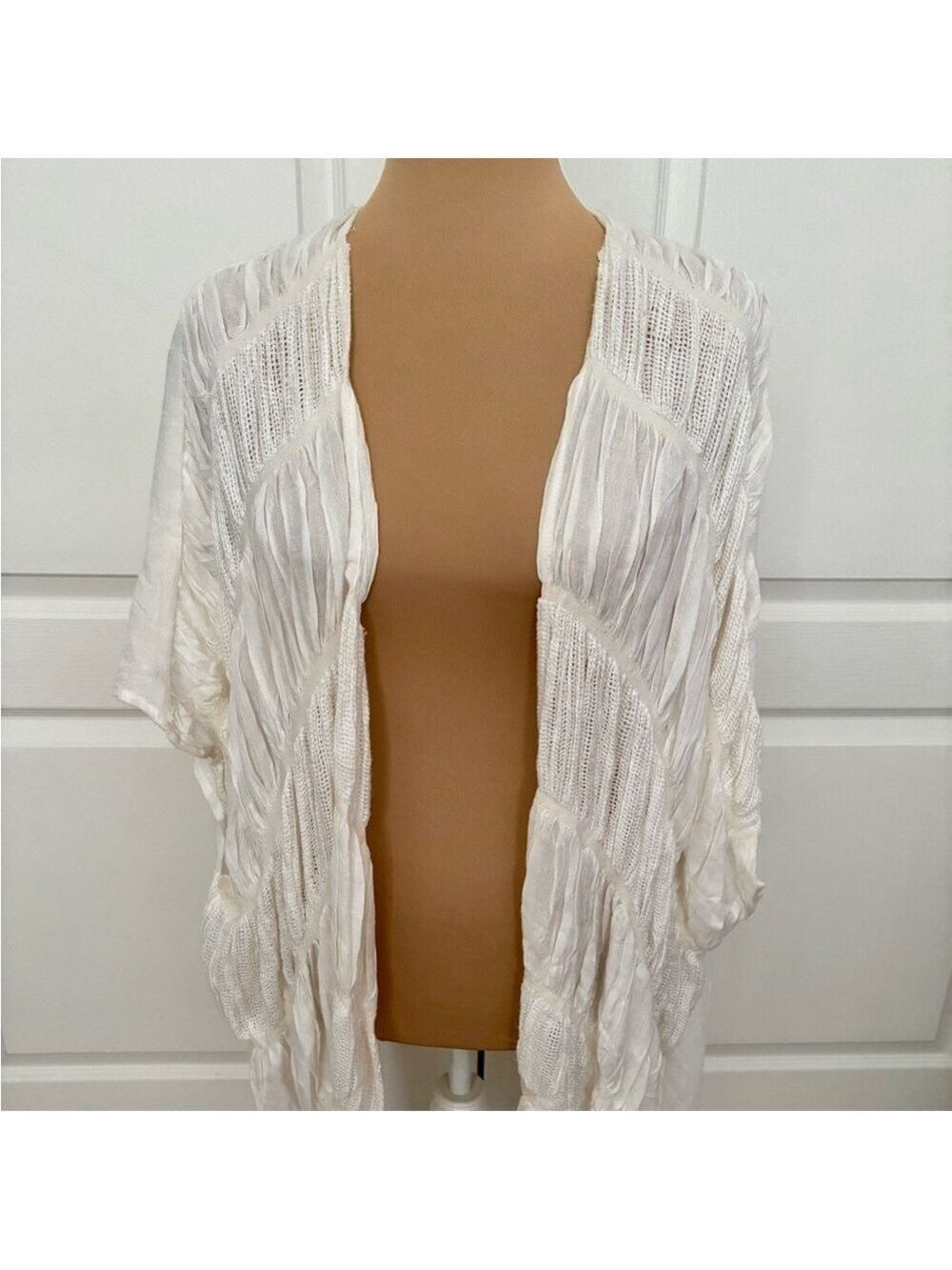 Vince Camuto Cream Textured Open Front Cardigan/Kimino/Cover-up OS
